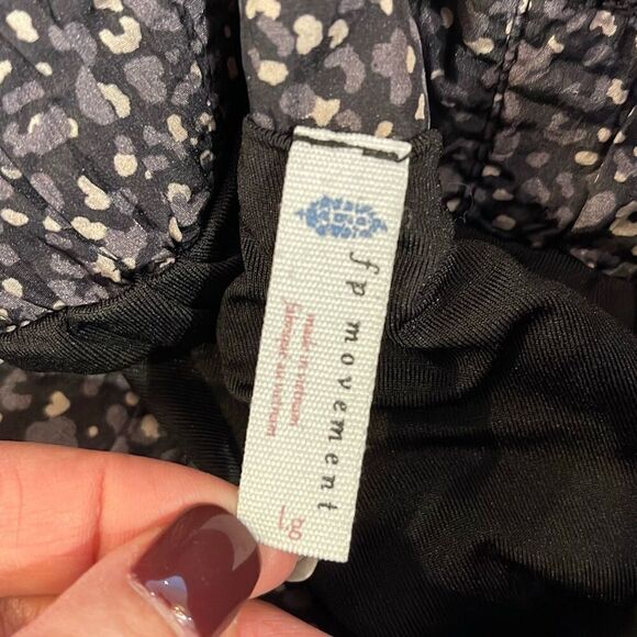 Free People Fp Movement Printed Way Home Shorts Size Large Animal Print Black Gr - Picture 3 of 6